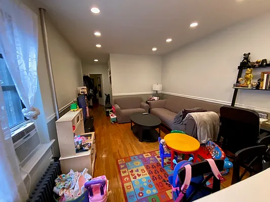 Rented by Mdays Realty | media 31