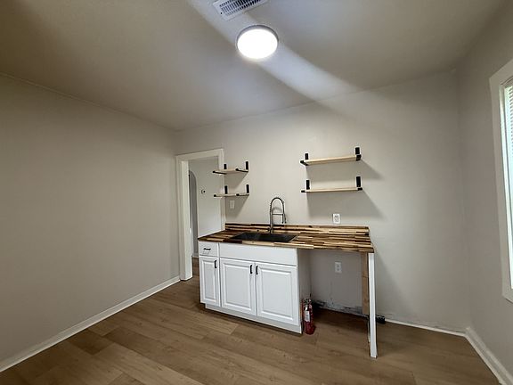 5th image of 5107 Jacksboro Pike #Pike5