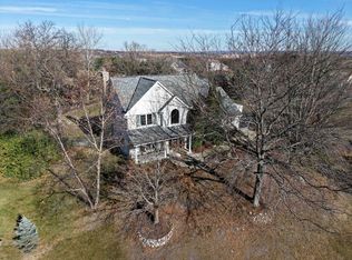 S78W29842 Crossgate Dr, Mukwonago, WI 53149