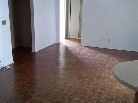 3rd image of 121 Edward Ave