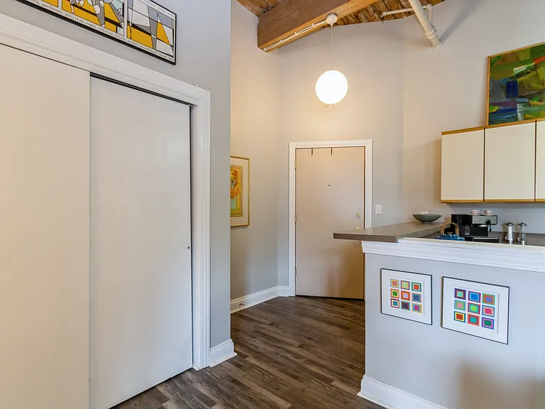 308 W 8th St #1 — Photo 8