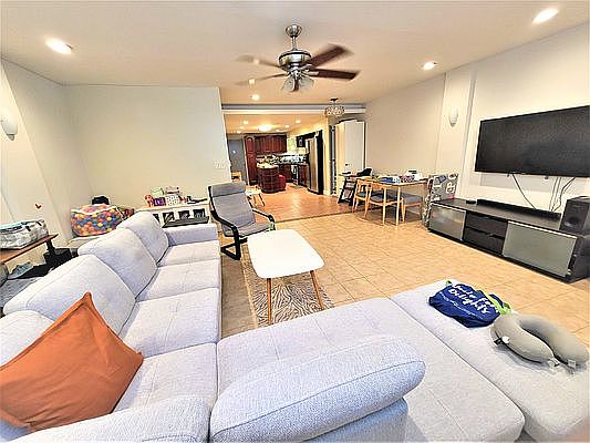 3rd image of 130 15th St #1
