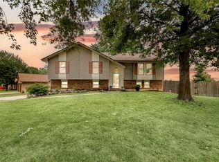 2219 NW 84th Ter, Kansas City, MO 64154
