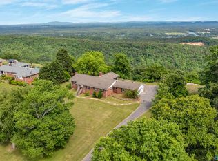 1131 Bellevue Dr, Gadsden, AL 35904
