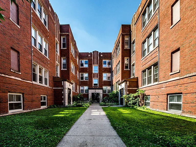 6705 S Michigan — Photo 14