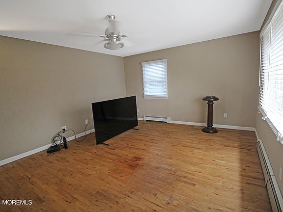 3rd image of 13 Shaw Court