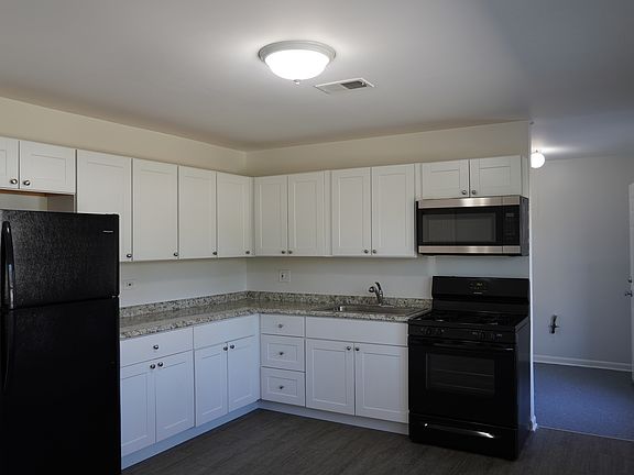 5th image of 16 N Pine Ln