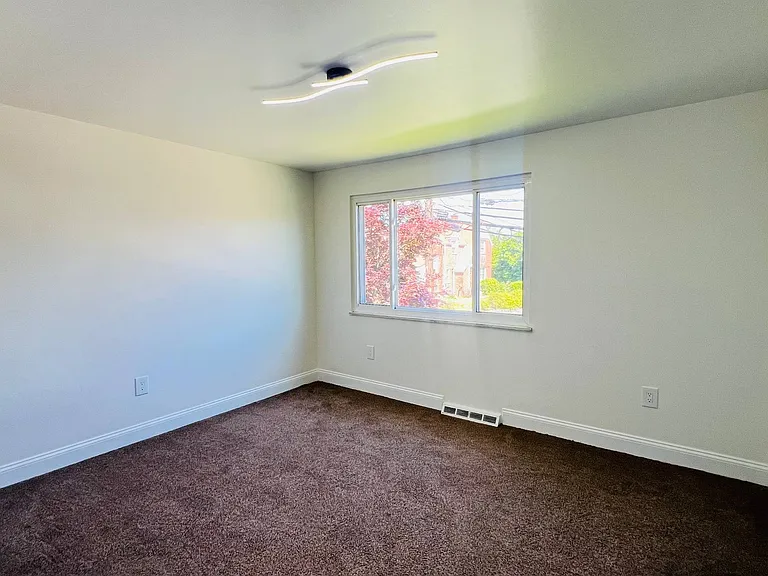 554 Bigelow St — Photo 13