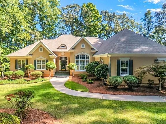 3rd image of 320 Laurel Lakes Dr