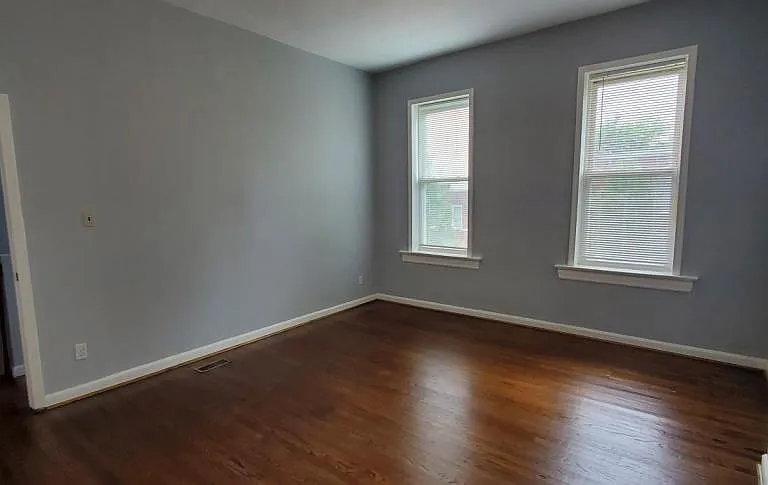 4135 S Compton Ave — Photo 5