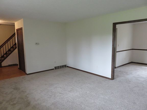 4th image of 15516 Gates St
