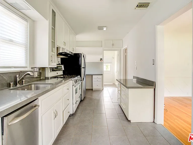 1212 Pine St — Photo 13