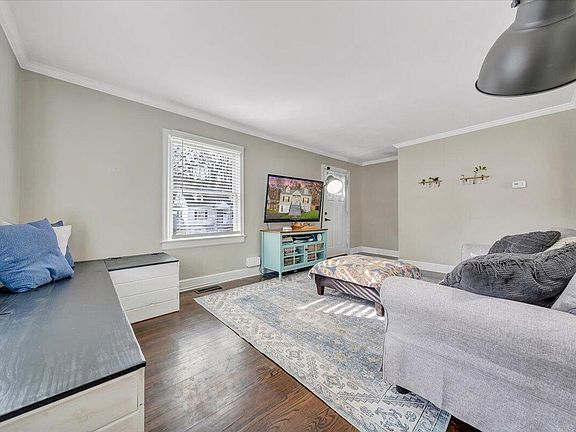 5th image of 2731 Lansing Dr SW