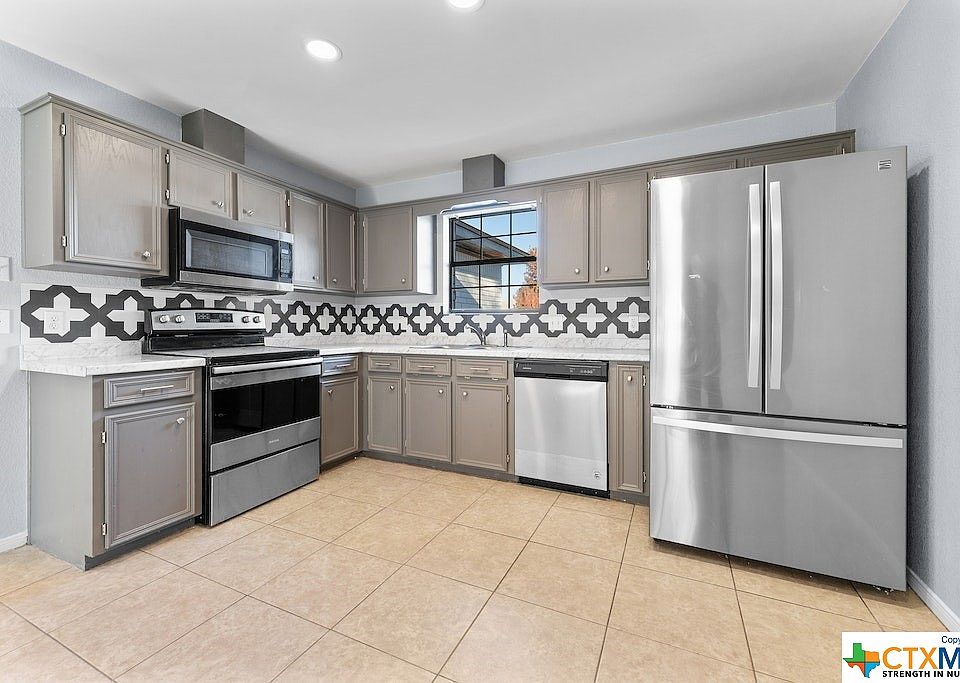 1st image of 3802 Water Oak Dr