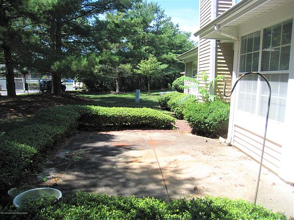 4th image of 1146 Thornbury Lane #B