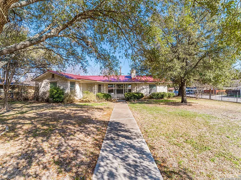 339 E Nottingham Dr — Photo 29