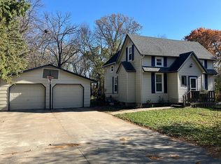1728 Woodland Ln, Charles City, IA 50616