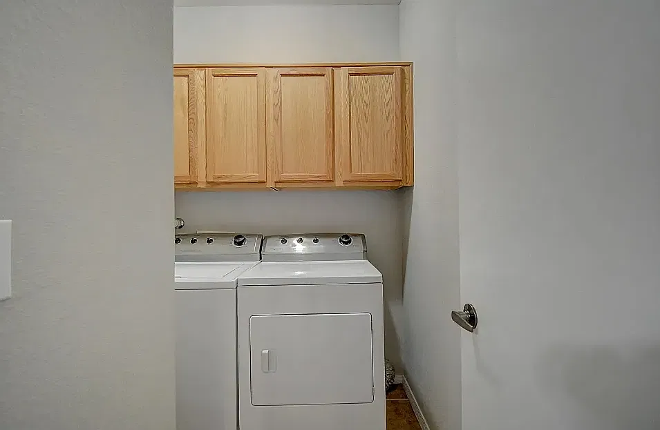 2 bed, 919 sqft, $1,314 — Photo 3