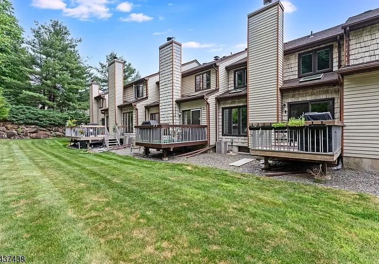 22 Averell Dr #22 — Photo 30