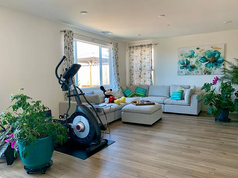 2050 Brighton Dr — Photo 5