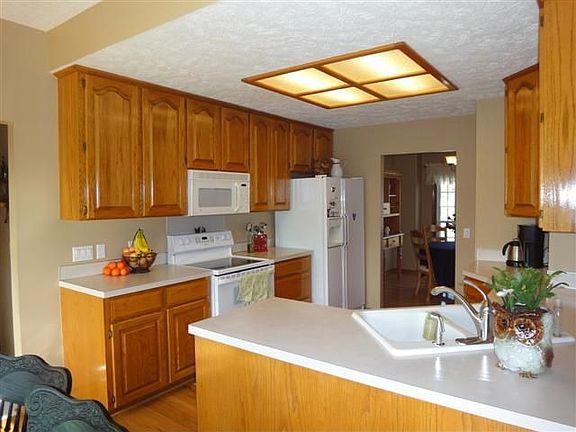 4th image of 8229 S 66th Avenue Ct