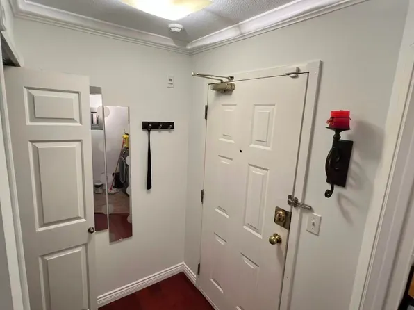 5663 Inman Ave #101, Burnaby, BC V5H 2M2