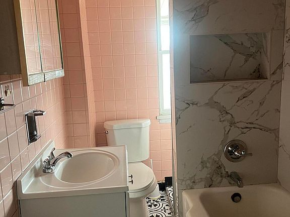 5th image of 404 W Coal St