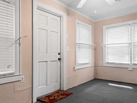 5th image of 307 Woodhaven St