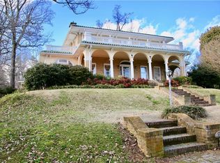 1604 N College Park Dr, Greensboro, NC 27403