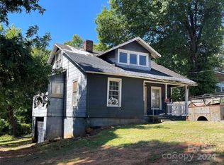 2150 3rd Ave SE, Hickory, NC 28602