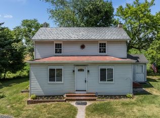 169 Asbury Broadway Rd, Asbury, NJ 08802