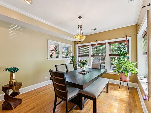 4th image of 934 W Agatite Ave APT 1