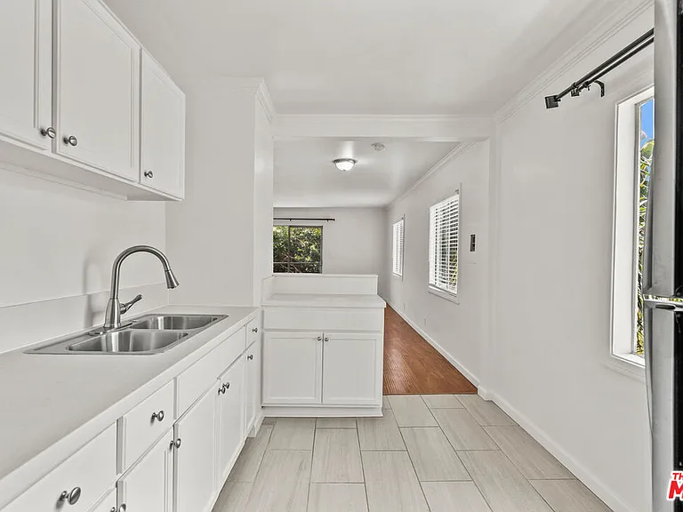 1540 N Fuller Ave #7 — Photo 12