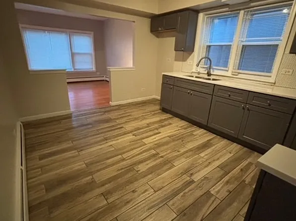 5737 W 63rd Pl, Chicago, IL