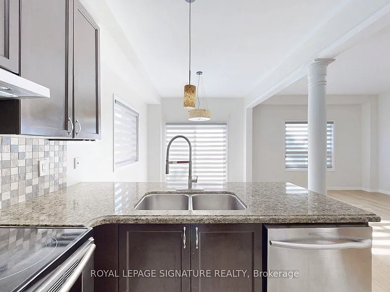 138 Sun King Cres — Photo 12