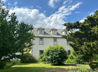 241 Park Ave W, Westbury, NY
