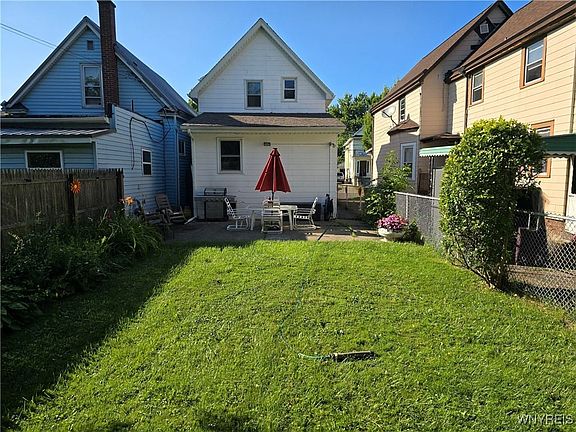 3rd image of 17 Briggs Ave