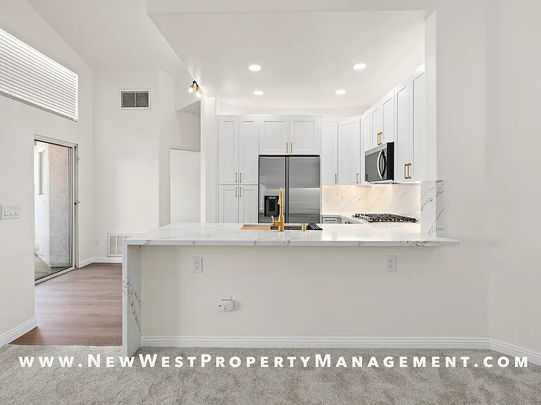 5522 Renaissance Ave #1 — Photo 12