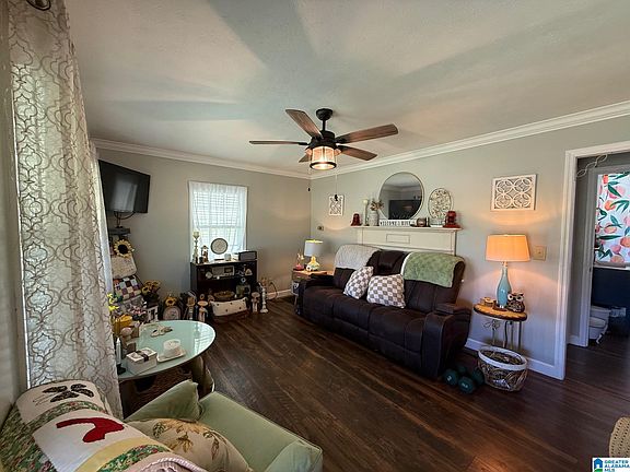 3rd image of 1850 Pleasant Valley Rd