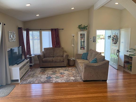 Spacious living room