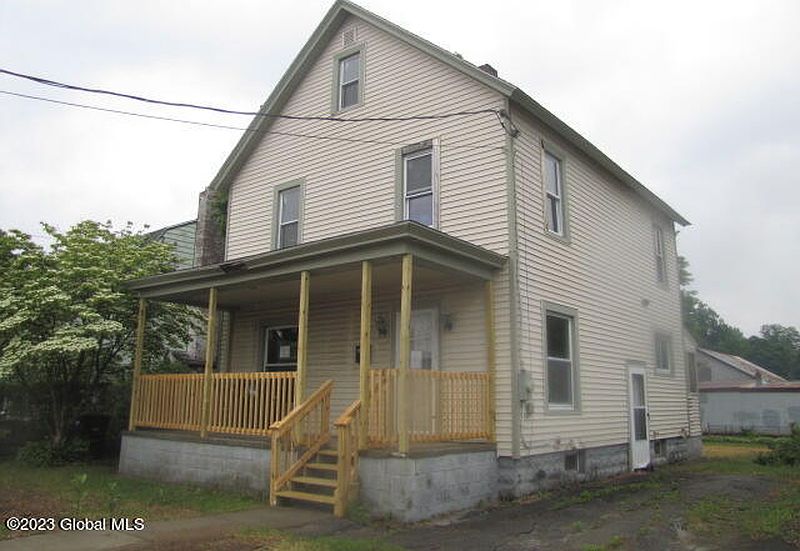 4th image of 30 Oak Street