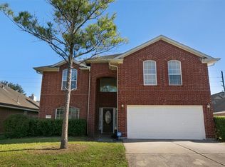 2209 Lake Wind Dr, Pearland, TX 77584