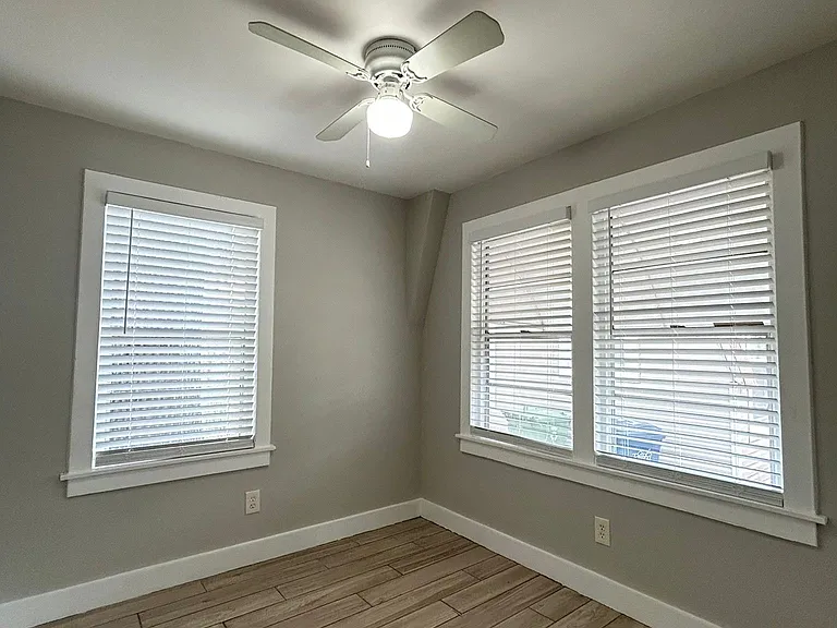 703 E Hanlon St — Photo 6