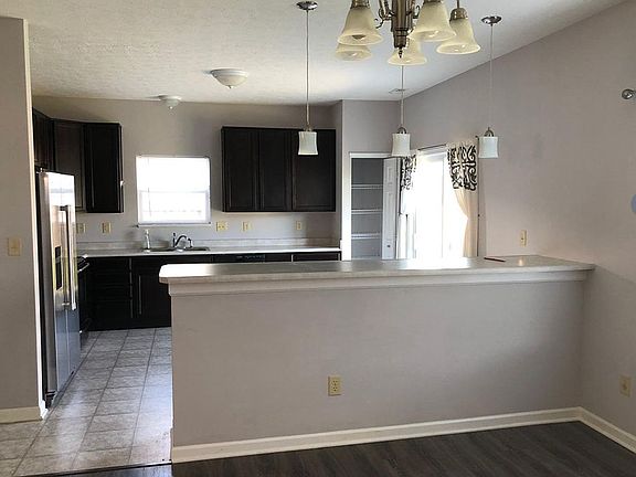 4th image of 909 Adena Ln
