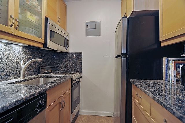 2nd image of 3 Sheridan Sq APT 4J