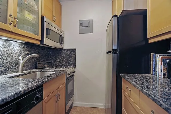 Rented by Compass | media 10