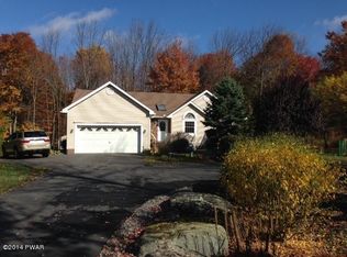 263 Edgefield Rd, Lake Ariel, PA 18436