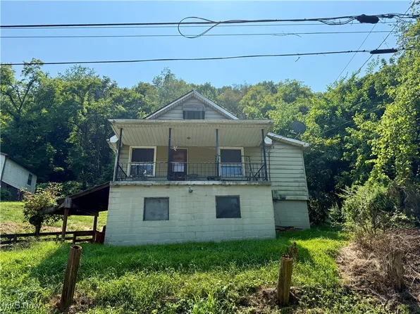 118 Wall St, Weirton, WV 26062