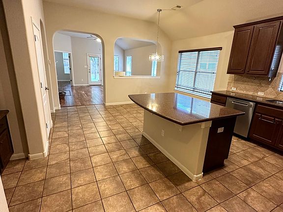 5th image of 8201 Alophia Dr
