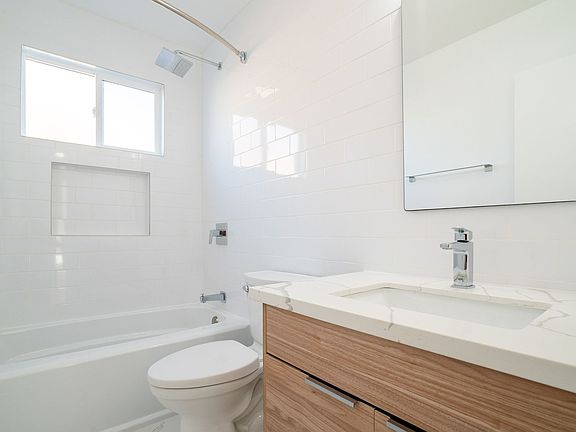 5th image of 1220 N Formosa Ave APT 9